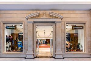 Pakerson, ТЦ “Крокус Сити Молл”, 65-66 км МКАД, м. Мякинино, 1 этаж, 1 линия, магазин №4